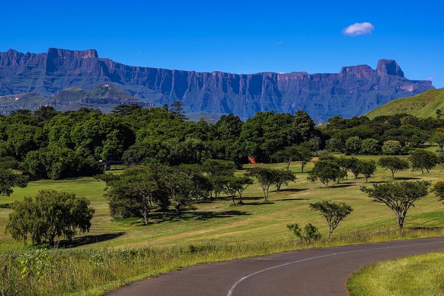 Hlalanathi Drakensberg Resort Бергвил Екстериор снимка