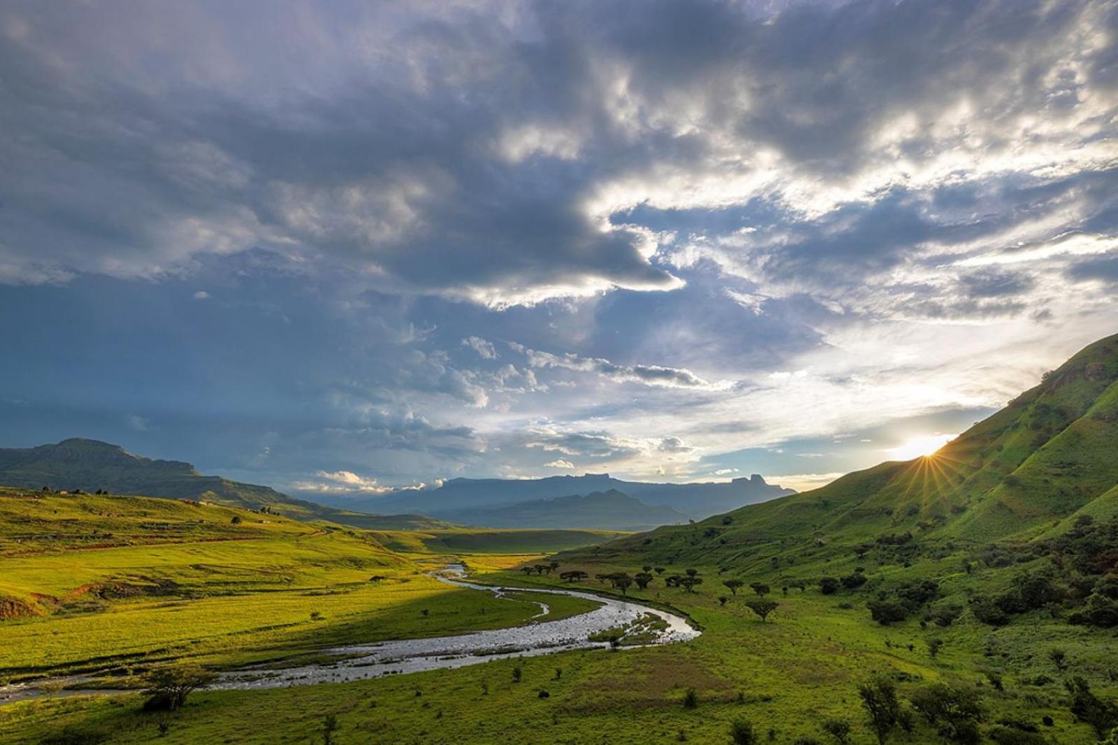 Hlalanathi Drakensberg Resort Бергвил Екстериор снимка