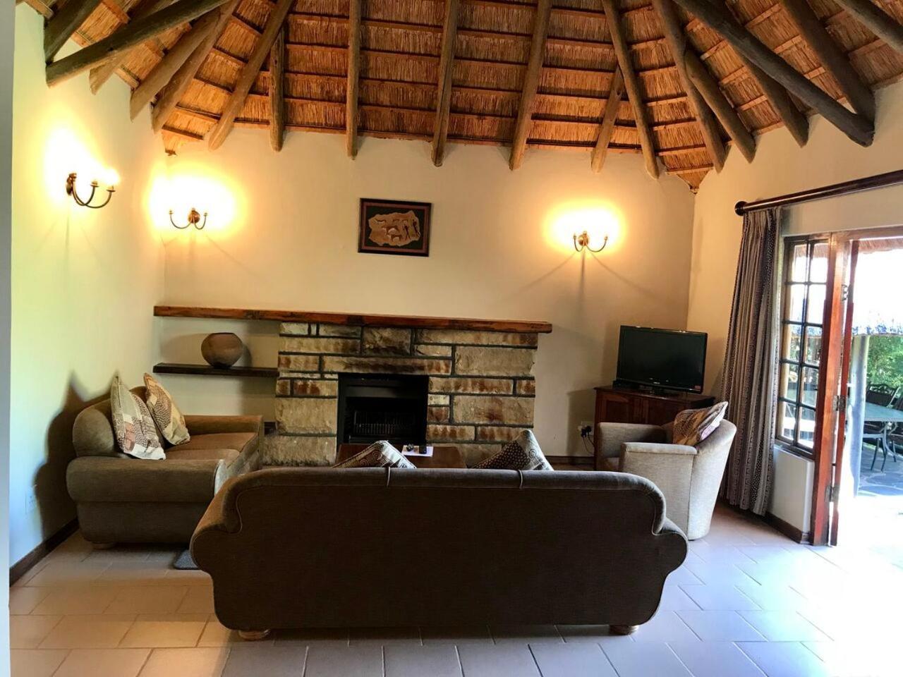 Hlalanathi Drakensberg Resort Бергвил Екстериор снимка