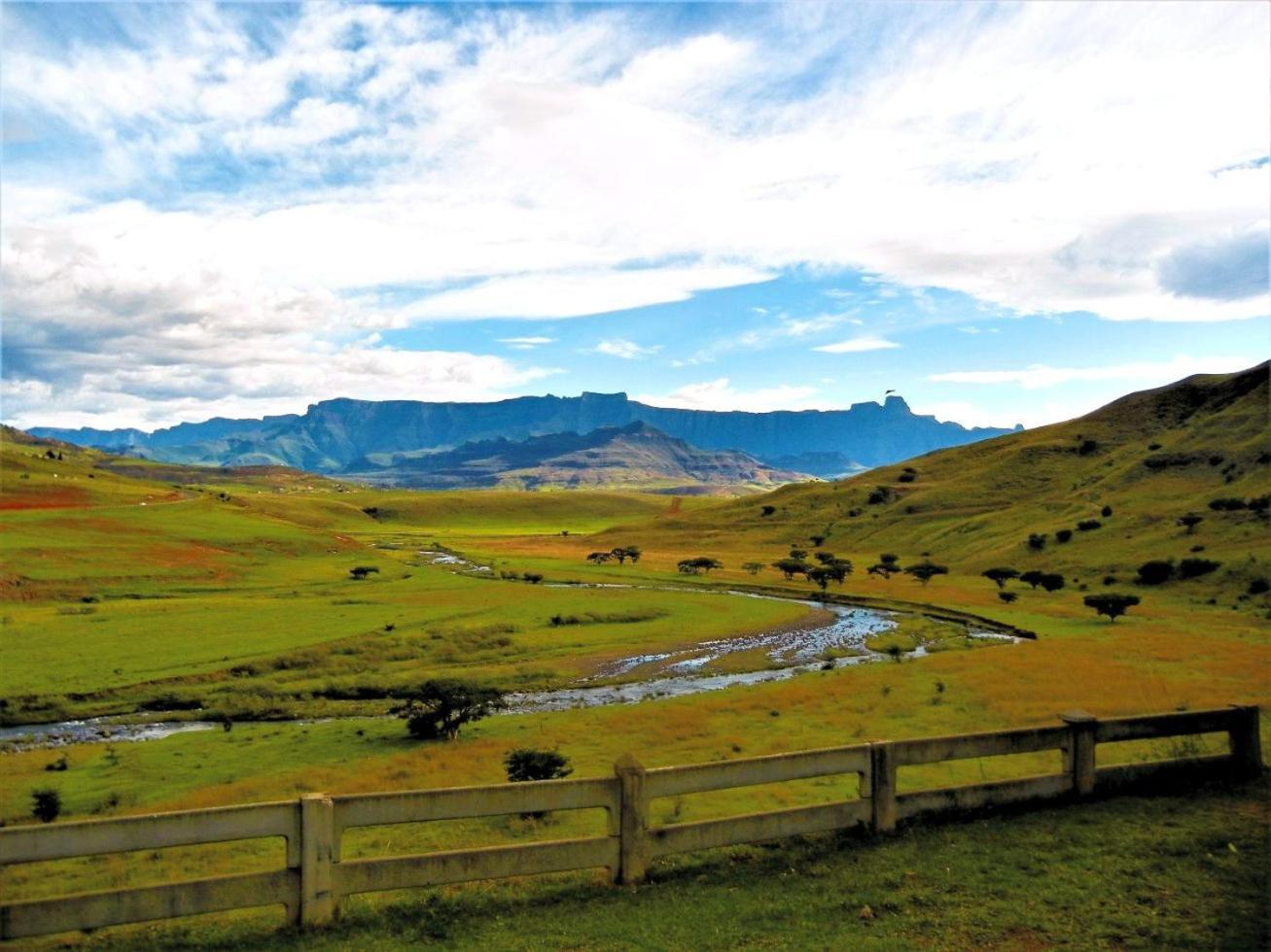 Hlalanathi Drakensberg Resort Бергвил Екстериор снимка