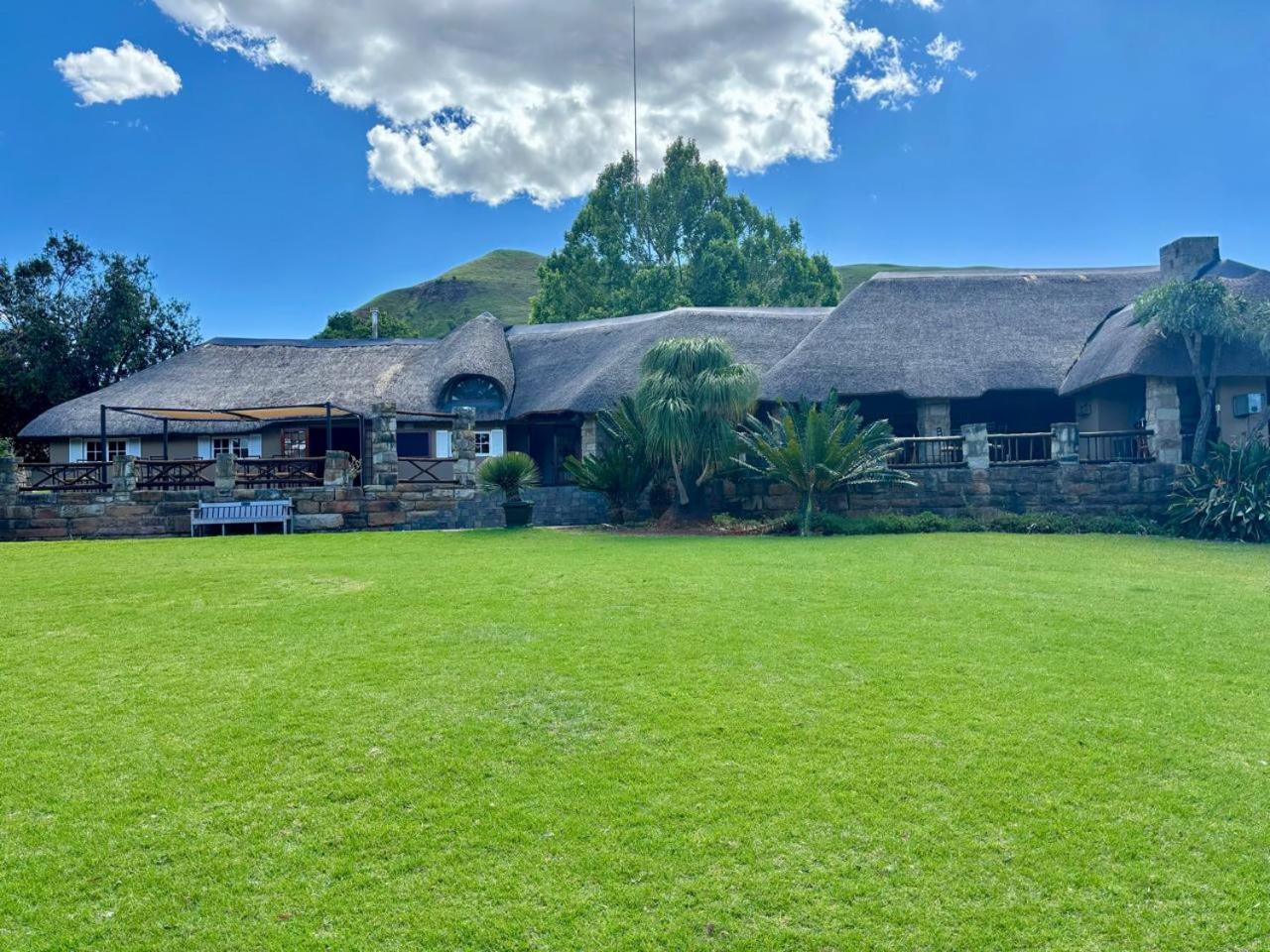 Hlalanathi Drakensberg Resort Бергвил Екстериор снимка