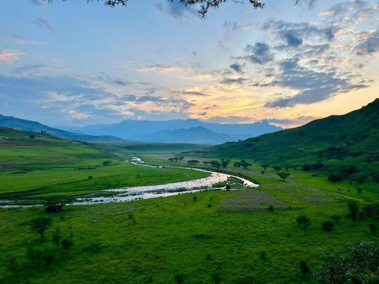 Hlalanathi Drakensberg Resort Бергвил Екстериор снимка